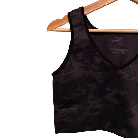 NWT Spanx  Look at Me Now Seamless Crop Top in Size 1X Black Camo - Picture 5 of 7
